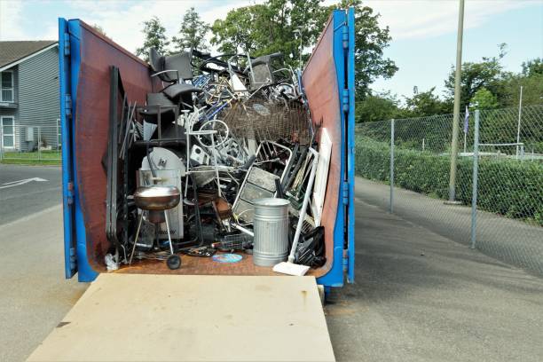 Best Junk Hauling Services  in North Olmsted, OH